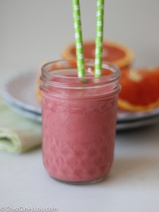 Cara Cara Orange Coconut Strawberry Smoothie | chezcateylou.com