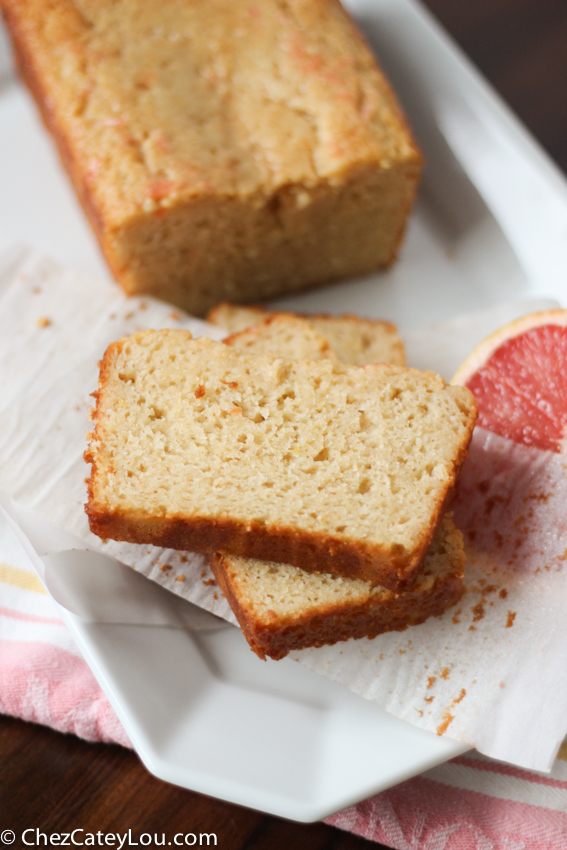 Grapefruit Yogurt Cake | chezcateylou.com