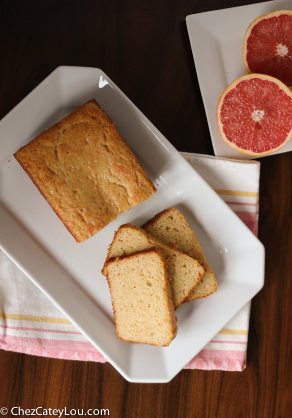 Grapefruit Yogurt Cake | chezcateylou.com