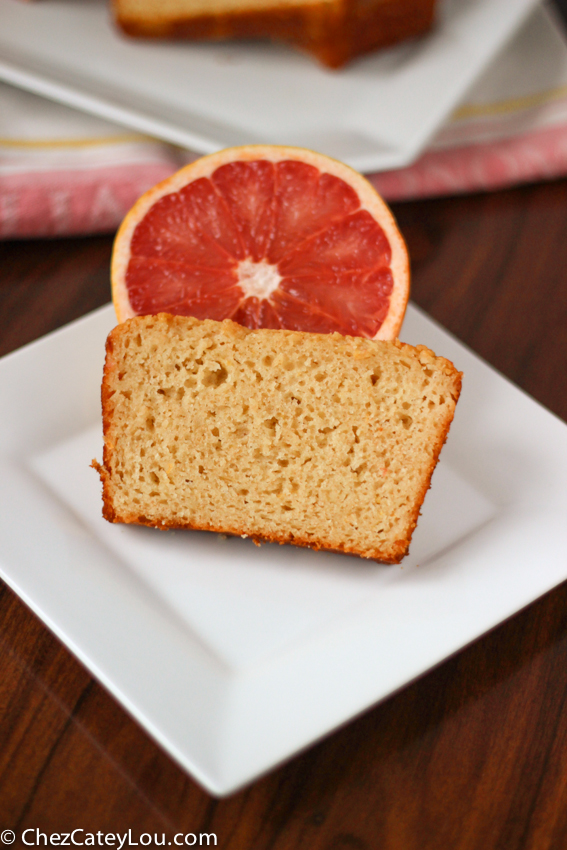 Grapefruit Yogurt Cake | chezcateylou.com