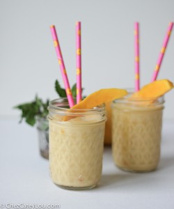 Mango Smoothie made with Greek Yogurt | chezcateylou.com