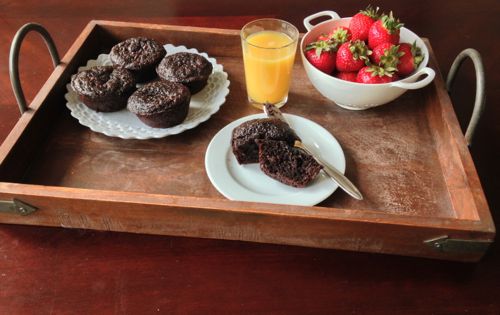 Skinny Double Chocolate Muffins | chezcateylou.com