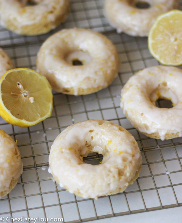 Baked Lemon Donuts made with Greek Yogurt | chezcateylou.com