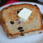 Cinnamon Raisin English Muffin Bread | chezcateylou.com