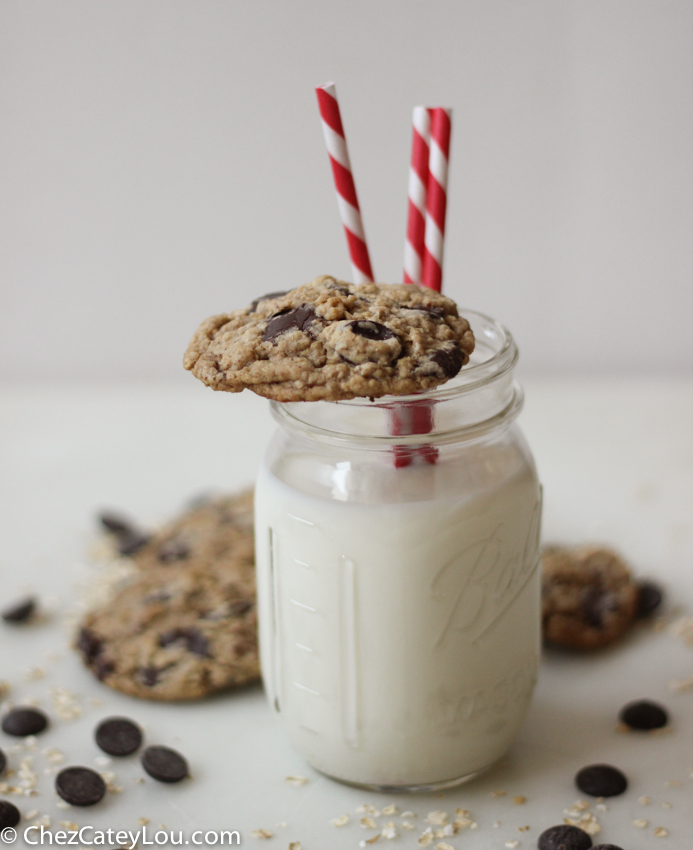 Dark Chocolate Chip Oatmeal Cookies