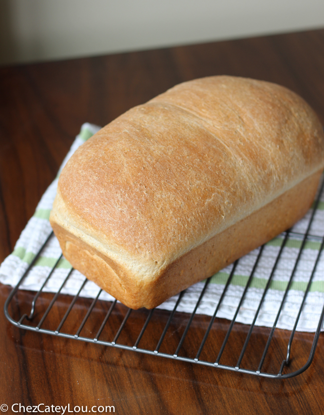 Honey Oatmeal Bread | chezcateylou.com