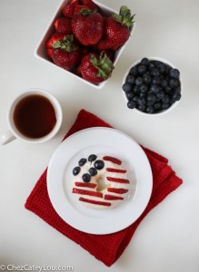 American Flag Donuts for July 4th | chezcateylou.com