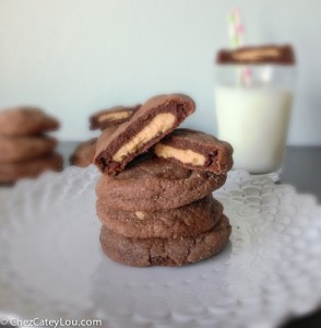 Chocolate Peanut Butter Munchies | chezcateylou.com