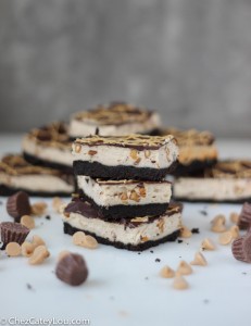 Chocolate Peanut Butter Cheesecake Bars | chezcateylou.com