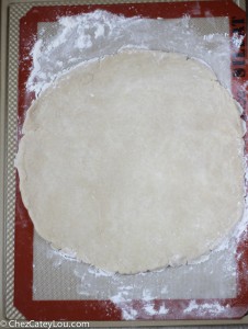 Rustic Strawberry Peach Tart | chezcateylou.com #recipe