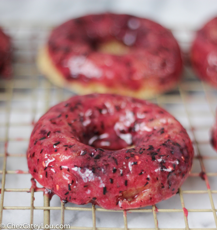 Baked Blueberry Donuts | chezcateylou.com #recipe #donuts