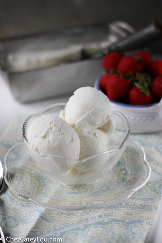 Vanilla Frozen Yogurt | chezcateylou.com #yogurt #recipe