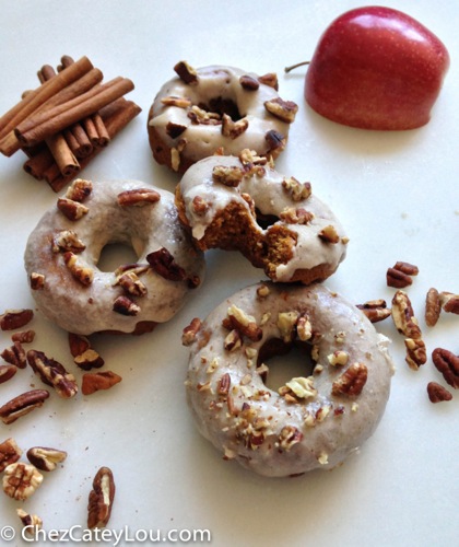 Baked Pumpkin Pecan Donuts | chezcateylou.com