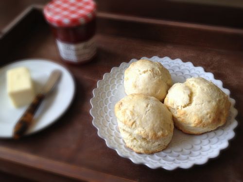 Buttermilk Biscuits | chezcateylou.com