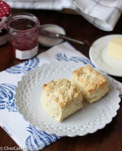 Cream Cheese Biscuits | chezcateylou.com