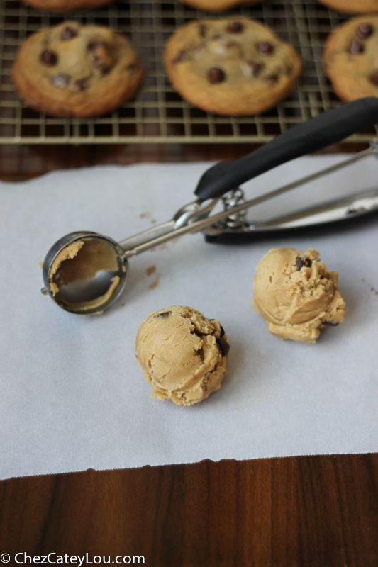 Nutella Stuffed Chocolate Chip Cookies | chezcateylou.com #OXOGoodCookies