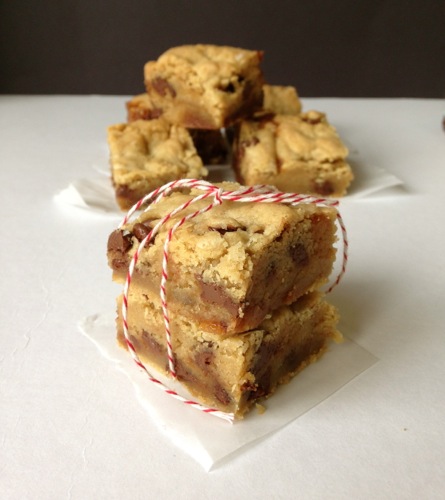 salted caramel chocolate chip cookie bars