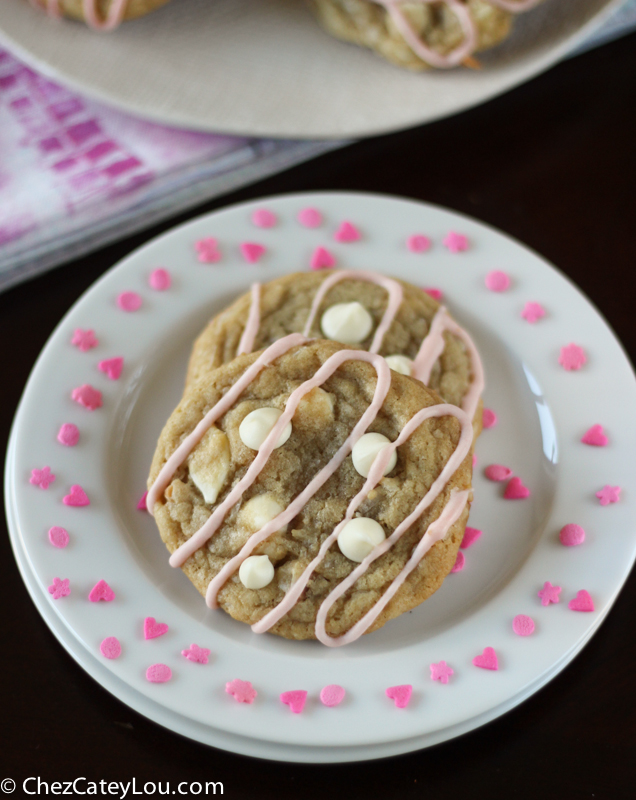 White Chocolate Coconut Macadamia Nut Cookies | ChezCateyLou.com