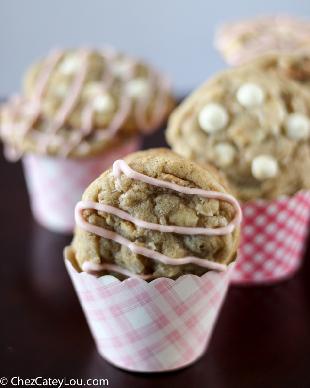 White Chocolate Coconut Macadamia Nut Cookies | ChezCateyLou.com