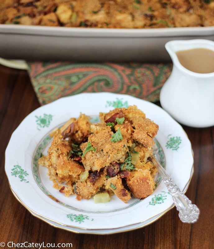 Bacon and Cornbread Stuffing for Thanksgiving | ChezCateyLou.com