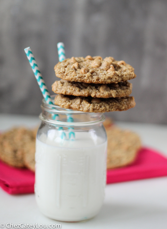 Oatmeal Peanut Butter Chip Cookies | ChezCateyLou.com