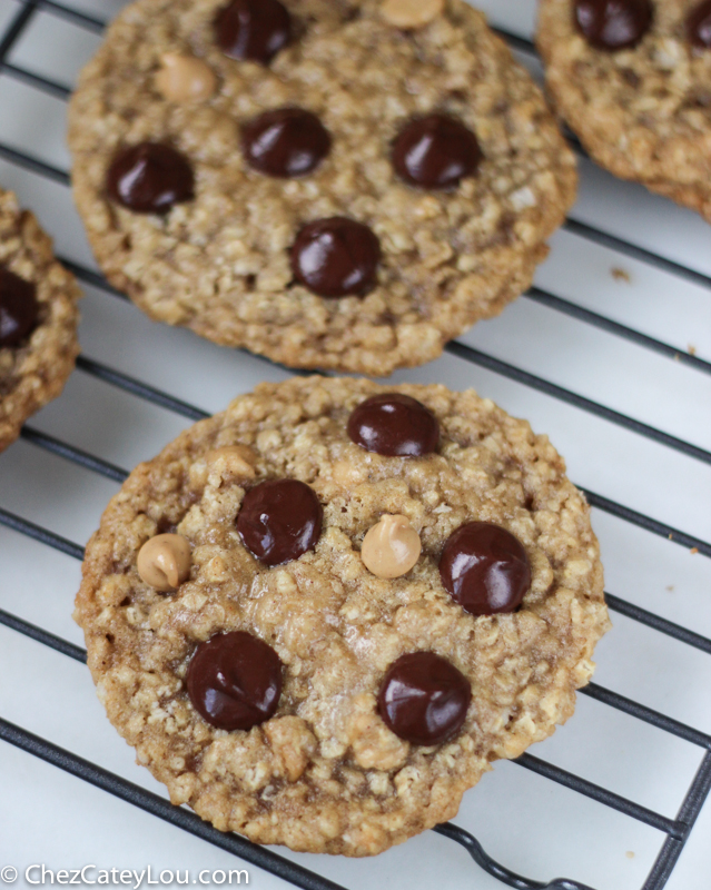 Oatmeal Peanut Butter Chip Cookies | ChezCateyLou.com