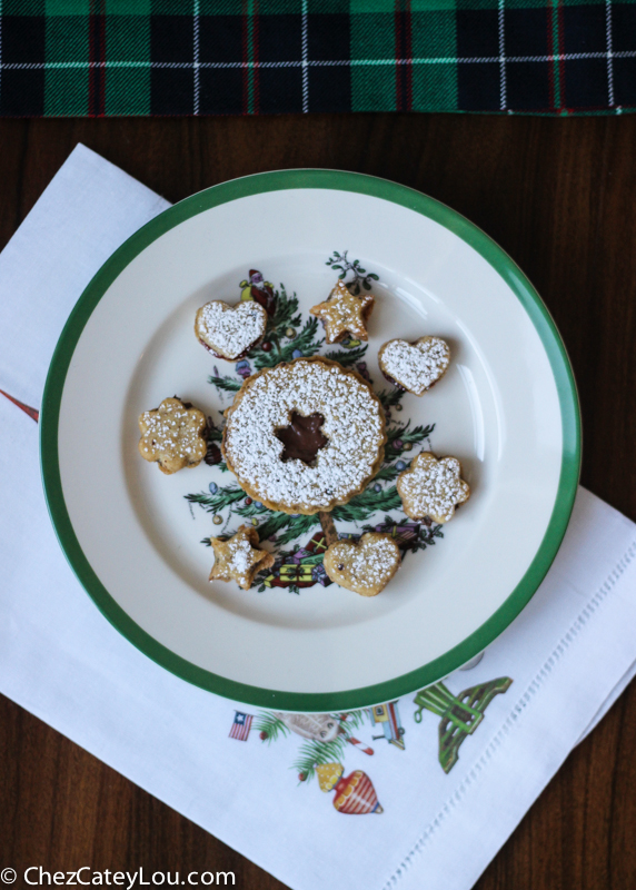 Chocolate Hazelnut Linzer Cookies | ChezCateyLou.com