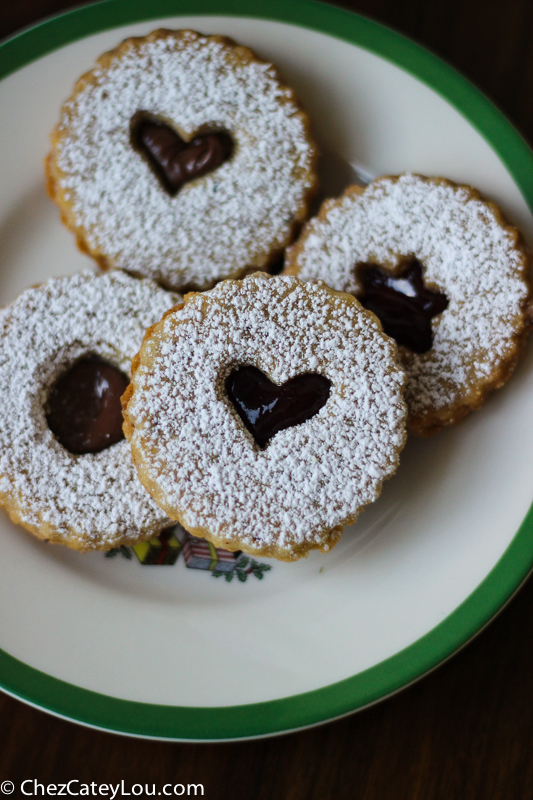 Chocolate Hazelnut Linzer Cookies | ChezCateyLou.com