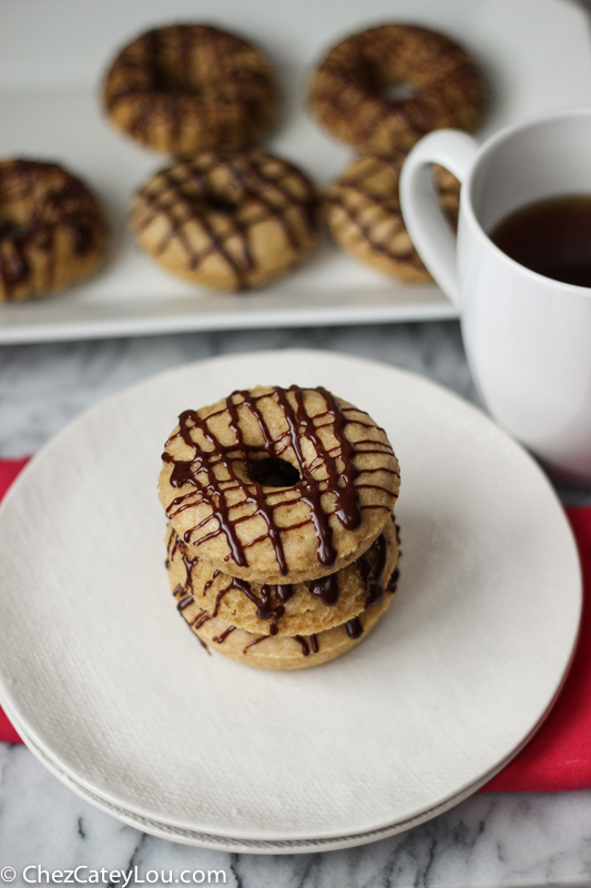 Skinny Donuts with Chocolate Greek Yogurt Icing - only 135 calories a donut! | ChezCateyLou.com