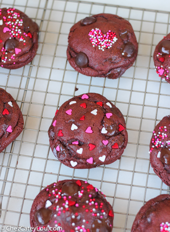 Caramel Stuffed Red Velvet Cookies | ChezCateyLou.com - the perfect Valentine's Day treat!
