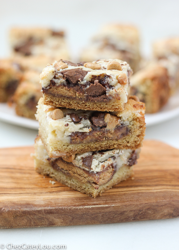 Peanut Butter Cup Cheesecake Bars | ChezCateyLou.com