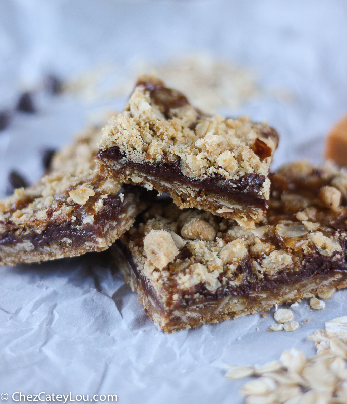 Chocolate Caramel Oatmeal Bars | ChezCateyLou.com