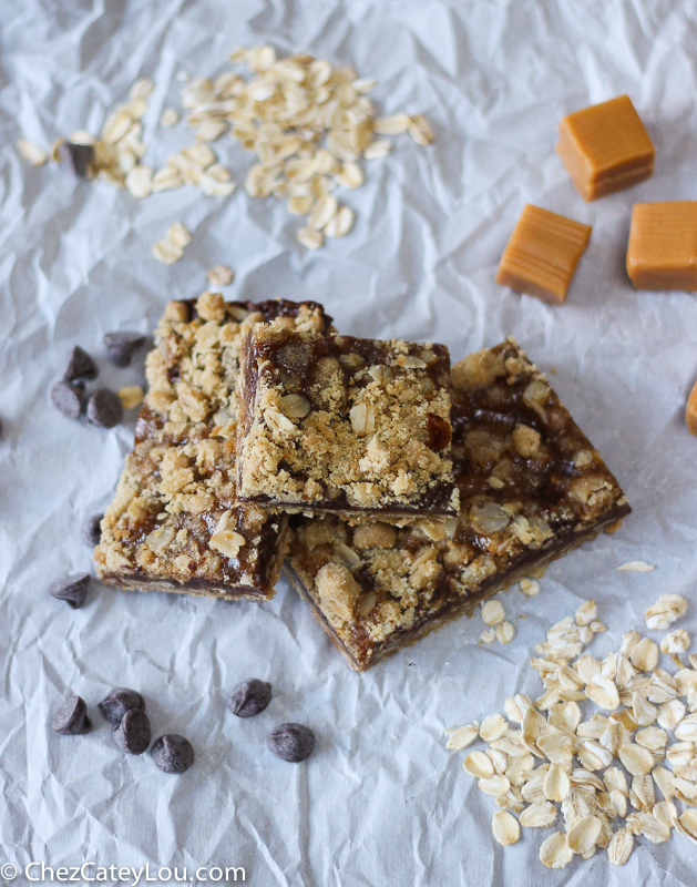 Chocolate Caramel Oatmeal Bars | ChezCateyLou.com