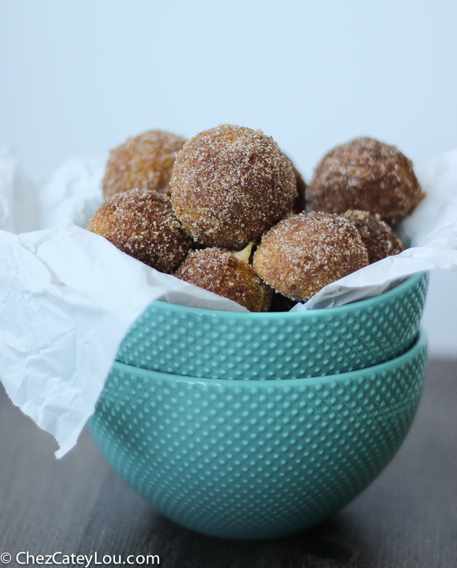 Churro Donut Holes with Dulce de Leche Filling | ChezCateyLou.com