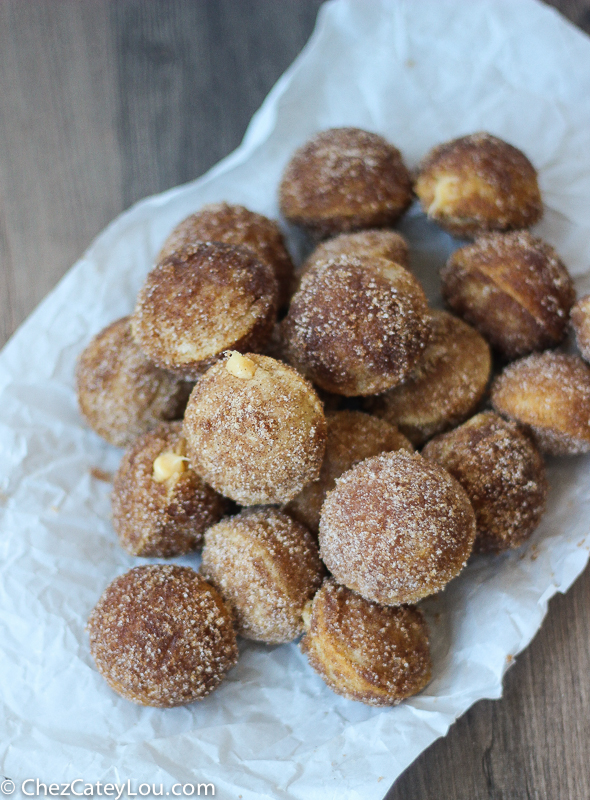 Churro Donut Holes with Dulce de Leche Filling | ChezCateyLou.com