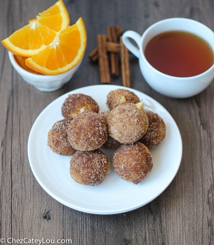 Churro Donut Holes with Dulce de Leche Filling | ChezCateyLou.com