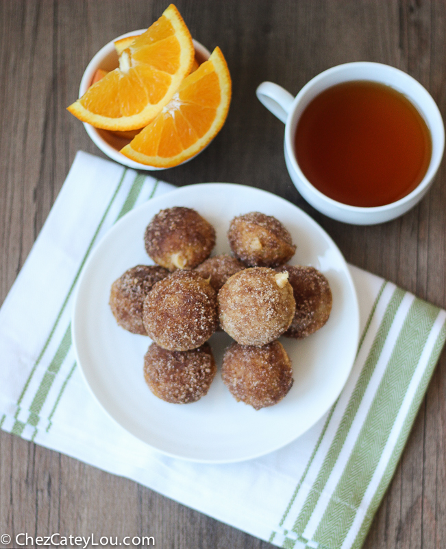 Churro Donut Holes with Dulce de Leche Filling | ChezCateyLou.com