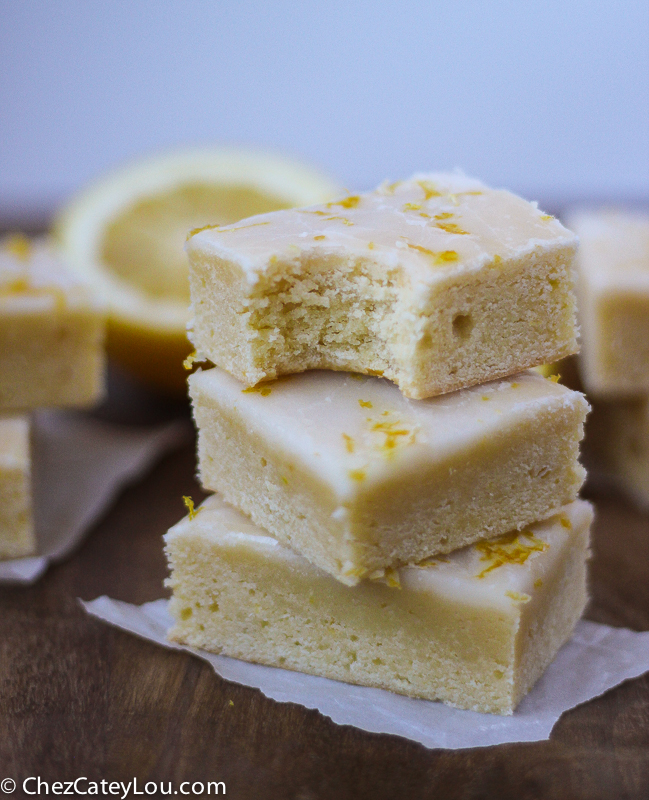 Lemon Brownies | ChezCateyLou.com