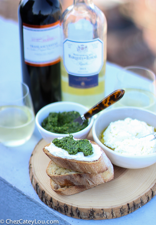 Kale Pesto Ricotta Crostini - Chez CateyLou