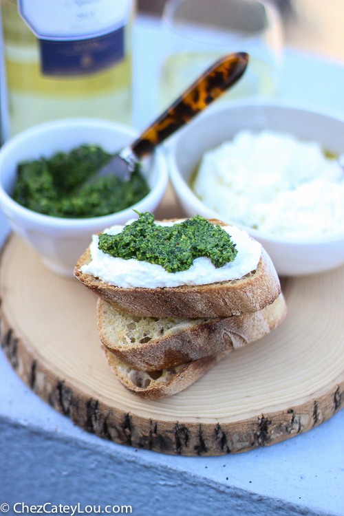 Kale Pesto Ricotta Crostini | ChezCateyLou.com