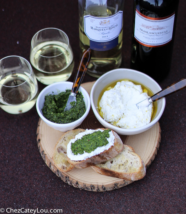 Kale Pesto Ricotta Crostini | ChezCateyLou.com