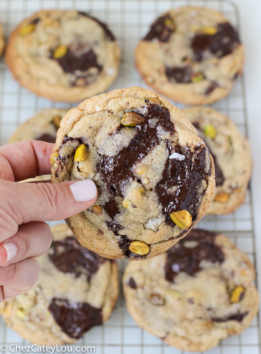 Pistachio Dark Chocolate Chunk Cookies | ChezCateyLou.com