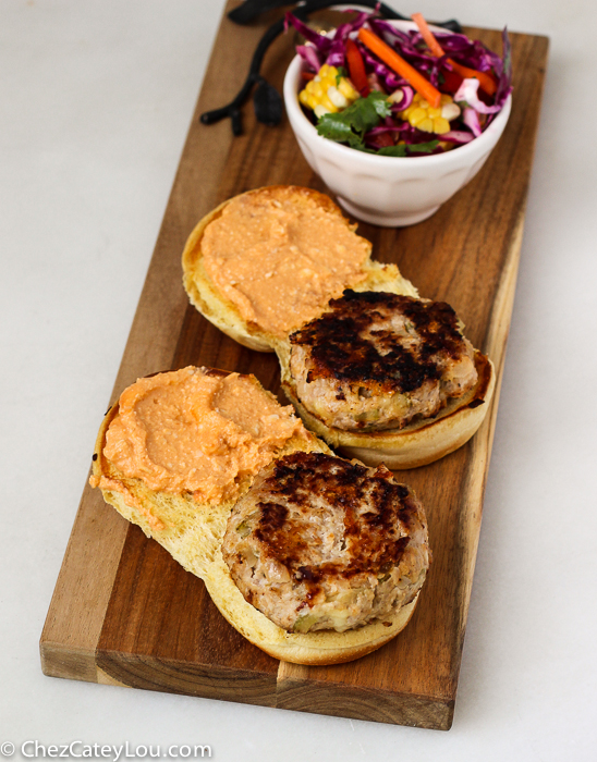 Buffalo Chicken Cheeseburgers | ChezCateyLou.com