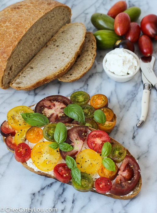 tomato ricotta toast