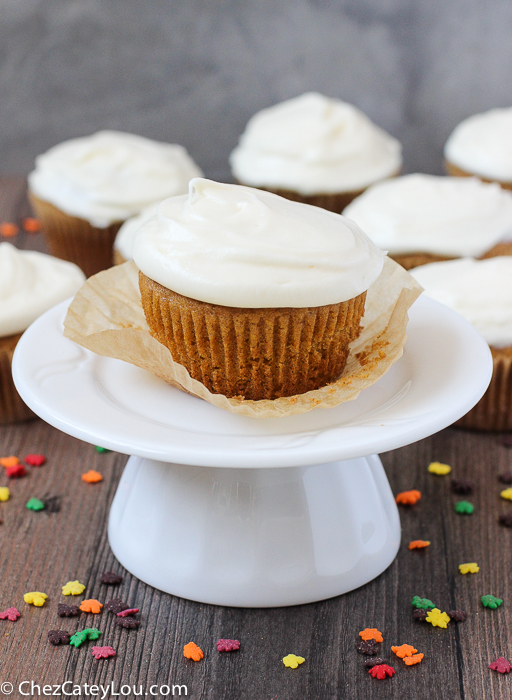 Pumpkin Cupcakes with Cream Cheese Frosting | ChezCateyLou.com