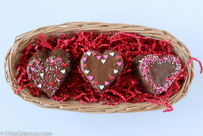 Chocolate Peanut Butter Heart Cakes | ChezCateyLou.com